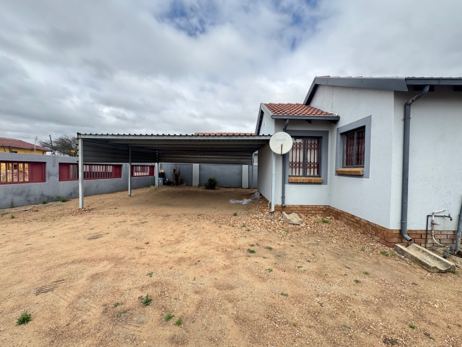 To Let 3 Bedroom Property for Rent in Lesedi Park Limpopo