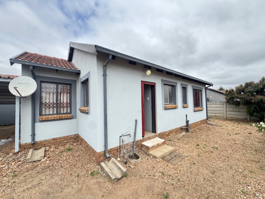 To Let 3 Bedroom Property for Rent in Lesedi Park Limpopo