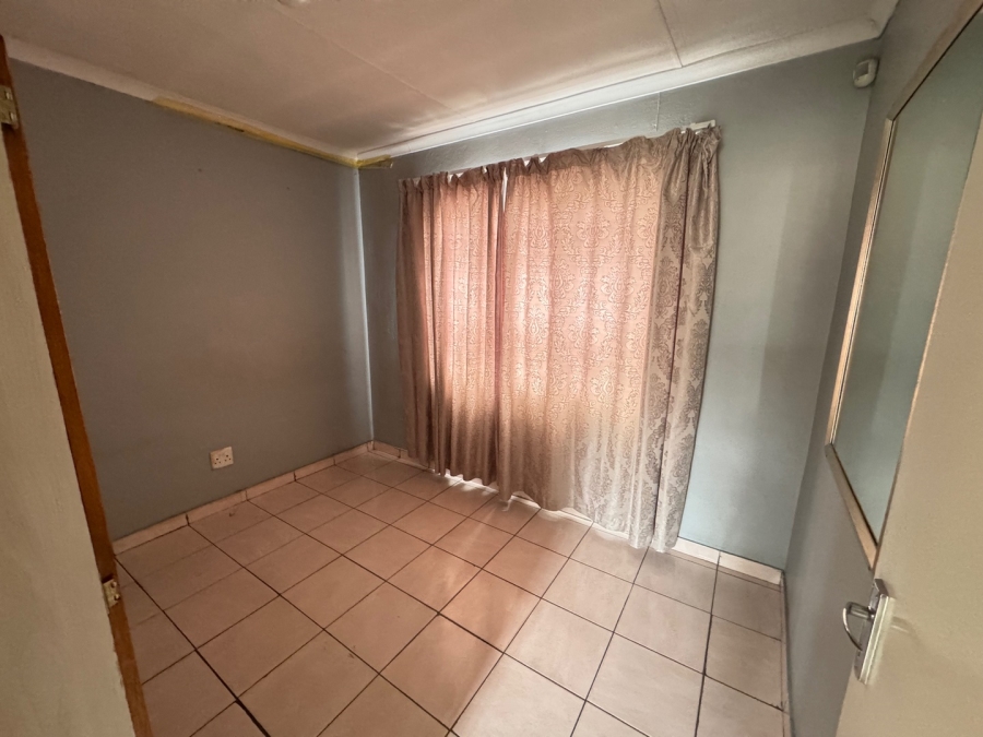 To Let 3 Bedroom Property for Rent in Lesedi Park Limpopo
