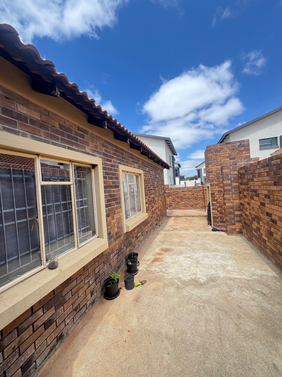 To Let 3 Bedroom Property for Rent in Waterberry Country Estate Limpopo