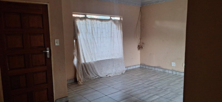 2 Bedroom Property for Sale in Chroompark Limpopo