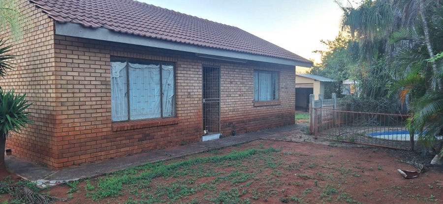 2 Bedroom Property for Sale in Chroompark Limpopo