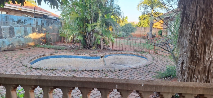2 Bedroom Property for Sale in Chroompark Limpopo