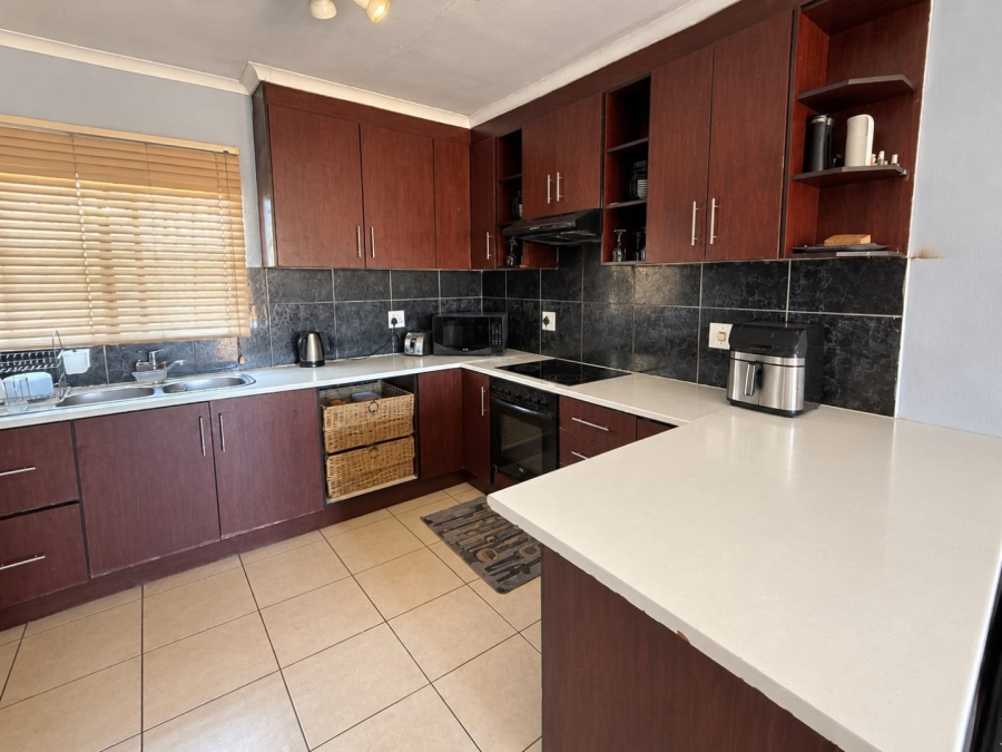To Let 3 Bedroom Property for Rent in Annadale Limpopo