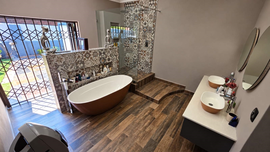 4 Bedroom Property for Sale in Silwerkruin Limpopo