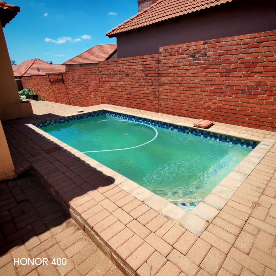 To Let 4 Bedroom Property for Rent in North View Estate Limpopo