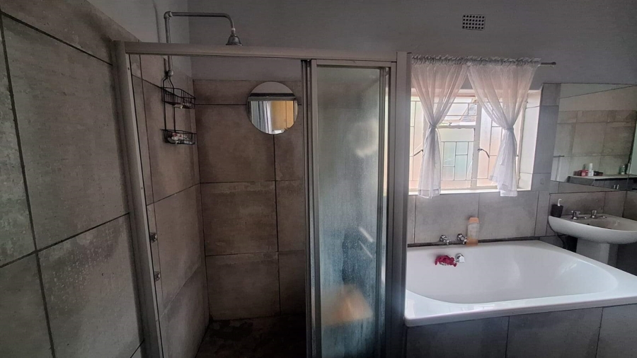 3 Bedroom Property for Sale in Kameeldoringpark Limpopo