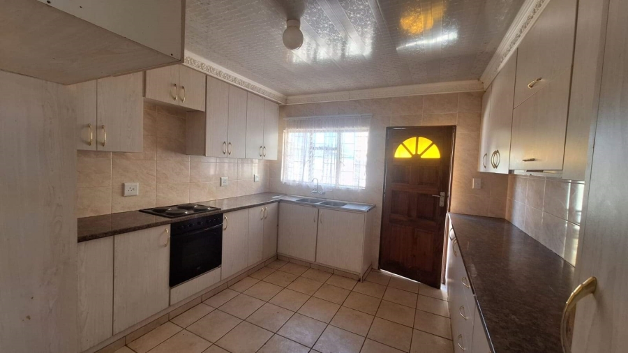 To Let 3 Bedroom Property for Rent in Chroompark Limpopo