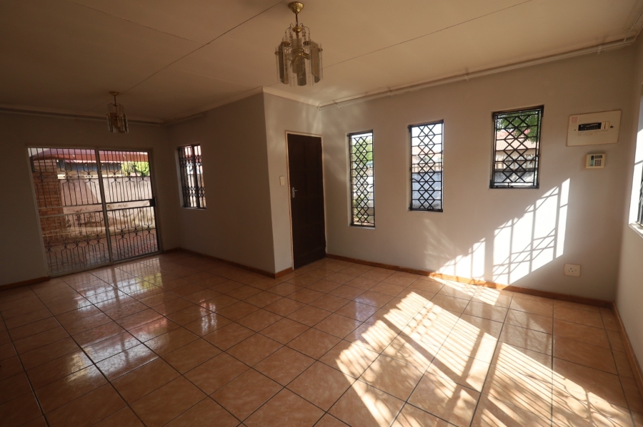 To Let 3 Bedroom Property for Rent in Ivydale Limpopo