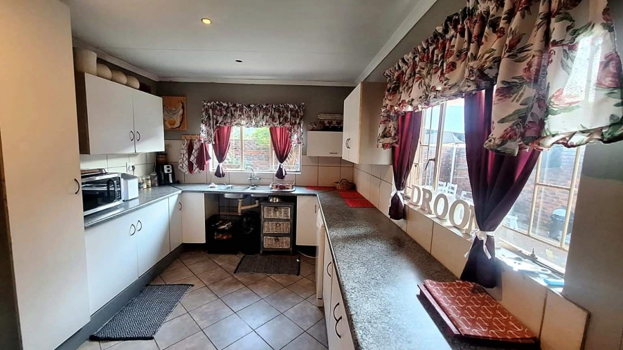 3 Bedroom Property for Sale in Chroompark Limpopo