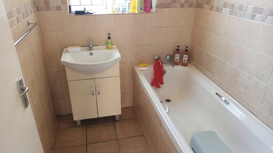 To Let 3 Bedroom Property for Rent in Annadale Limpopo