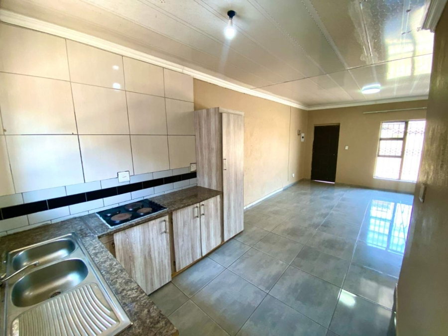 To Let 2 Bedroom Property for Rent in Chroompark Limpopo