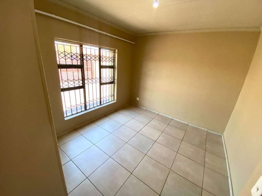To Let 2 Bedroom Property for Rent in Chroompark Limpopo