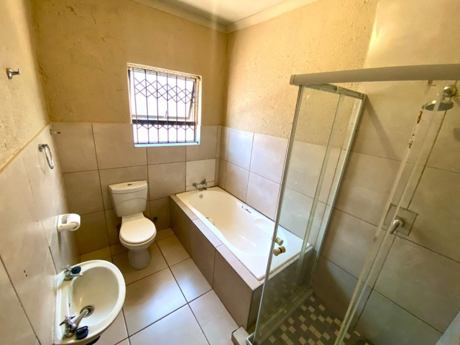 To Let 2 Bedroom Property for Rent in Chroompark Limpopo