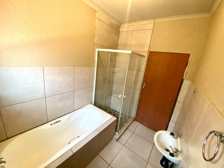 To Let 2 Bedroom Property for Rent in Chroompark Limpopo