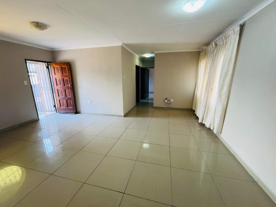 To Let 3 Bedroom Property for Rent in Flora Park Limpopo