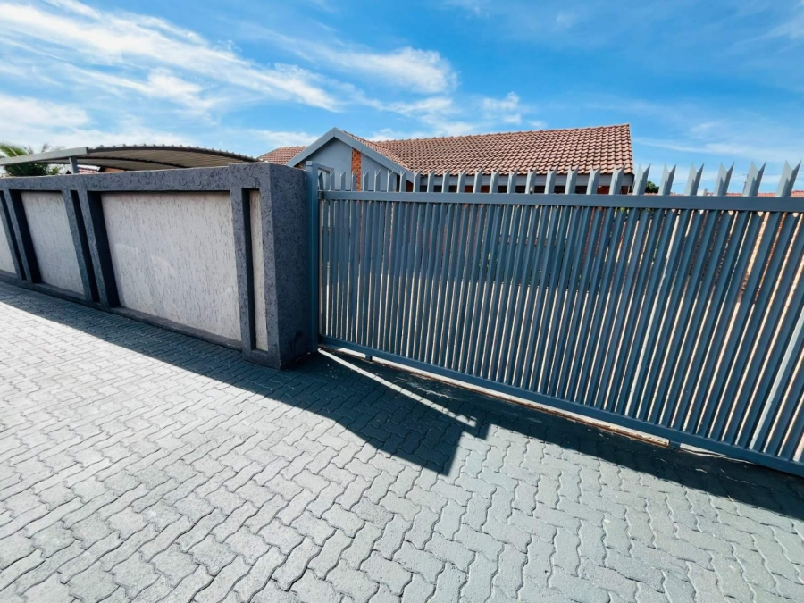 To Let 3 Bedroom Property for Rent in Flora Park Limpopo
