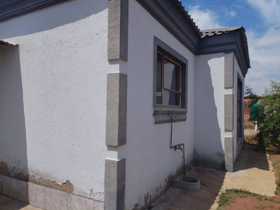 3 Bedroom Property for Sale in Kalkfontein A H Limpopo