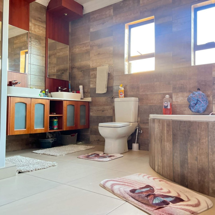 5 Bedroom Property for Sale in North View Estate Limpopo