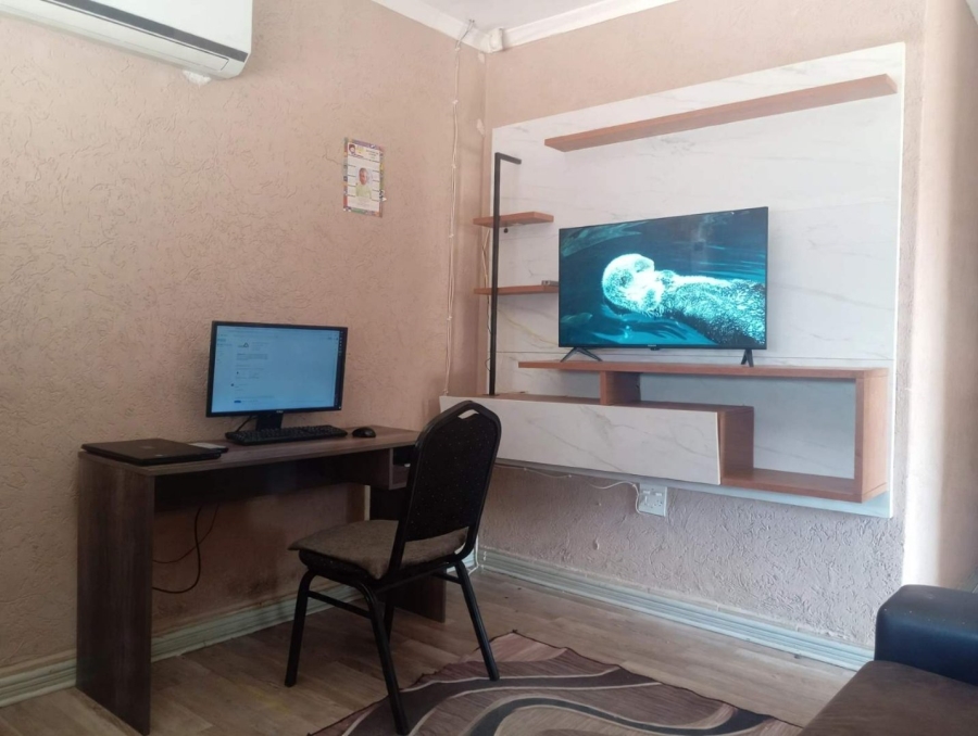 To Let 3 Bedroom Property for Rent in Mahlasedi Park Limpopo