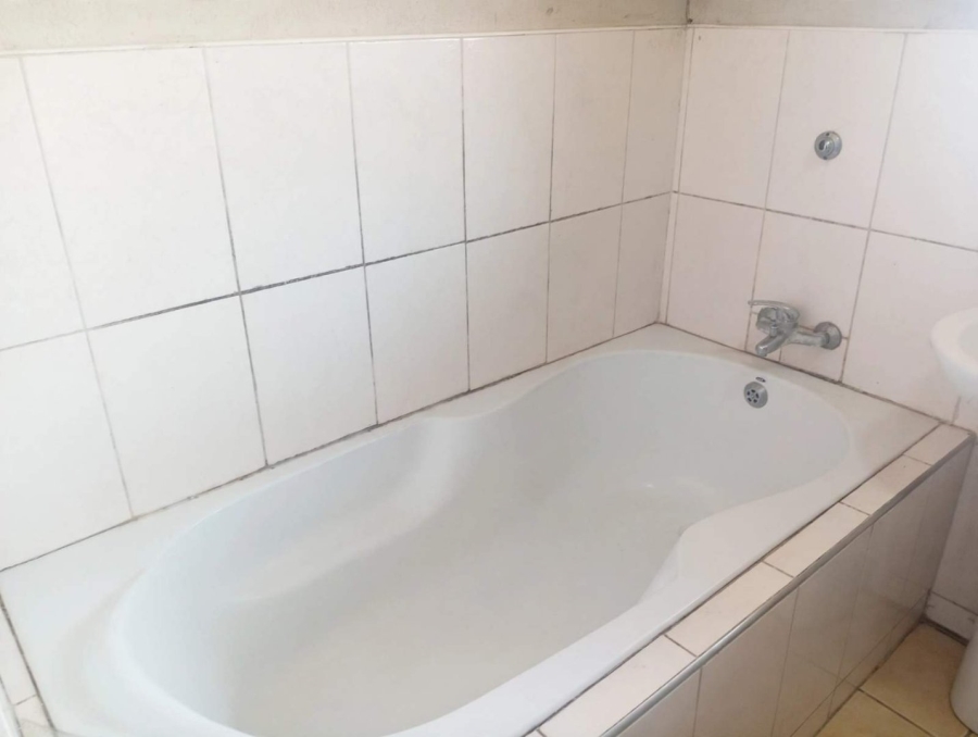 To Let 3 Bedroom Property for Rent in Mahlasedi Park Limpopo