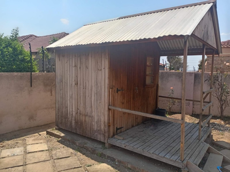 To Let 3 Bedroom Property for Rent in Mahlasedi Park Limpopo