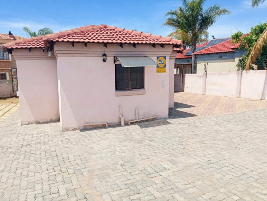 To Let 3 Bedroom Property for Rent in Mahlasedi Park Limpopo