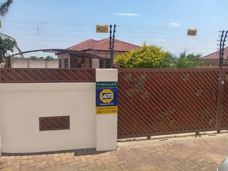 To Let 3 Bedroom Property for Rent in Mahlasedi Park Limpopo