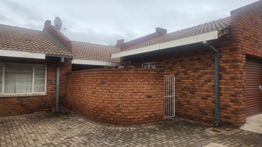 2 Bedroom Property for Sale in Polokwane Central Limpopo