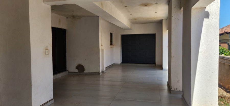 7 Bedroom Property for Sale in North View Estate Limpopo