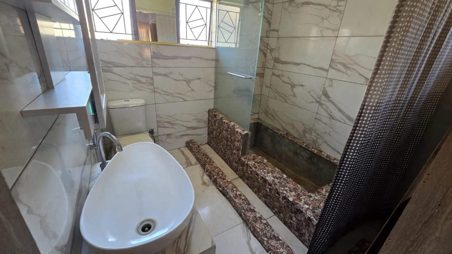 5 Bedroom Property for Sale in Annadale Limpopo