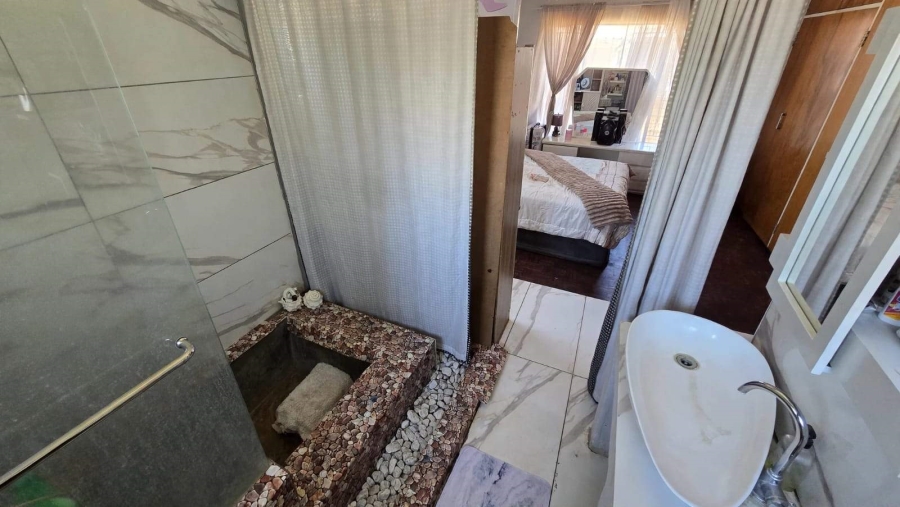 5 Bedroom Property for Sale in Annadale Limpopo