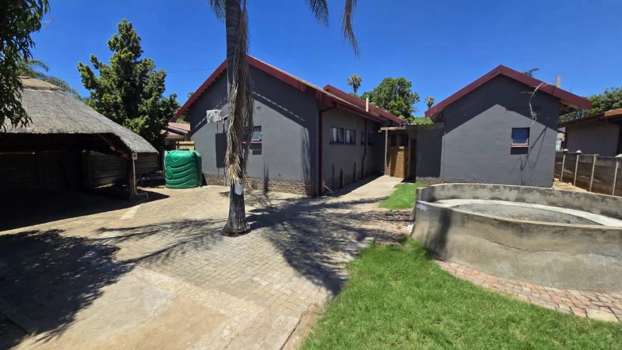 5 Bedroom Property for Sale in Annadale Limpopo