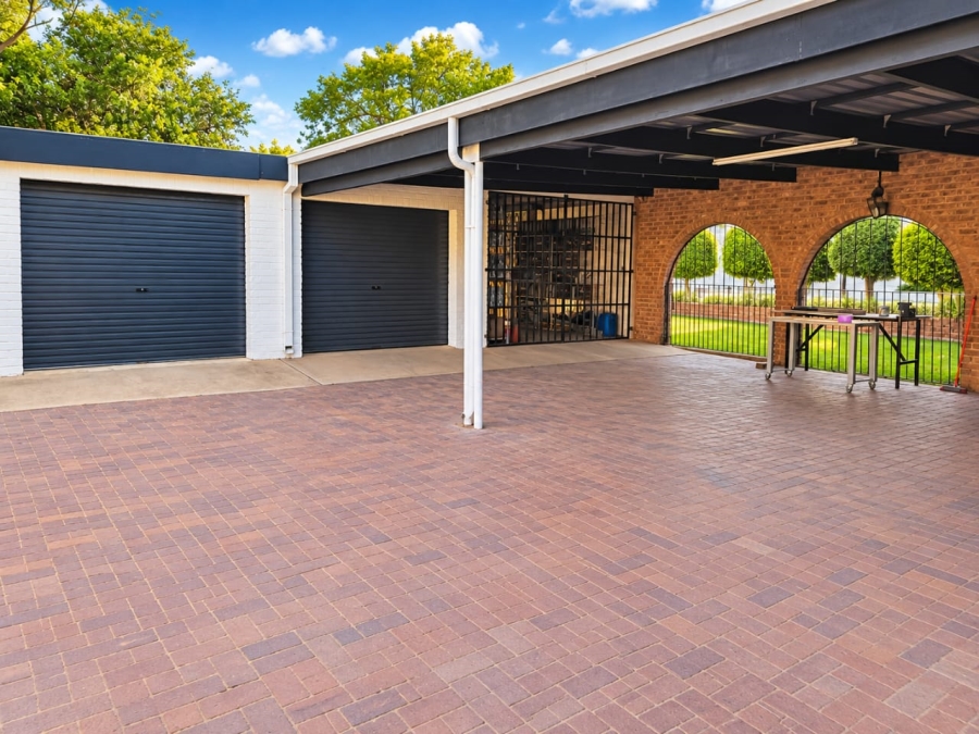 5 Bedroom Property for Sale in Modimolle Limpopo