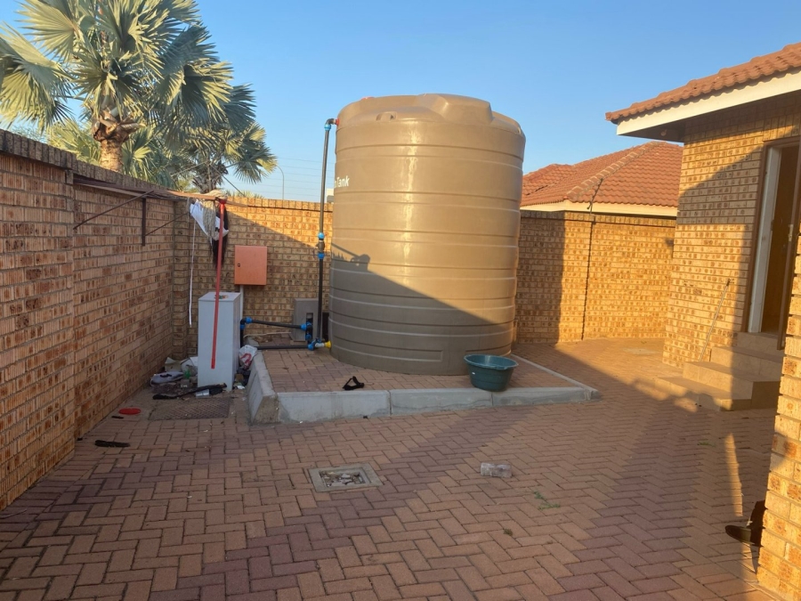 To Let 2 Bedroom Property for Rent in Debron Limpopo