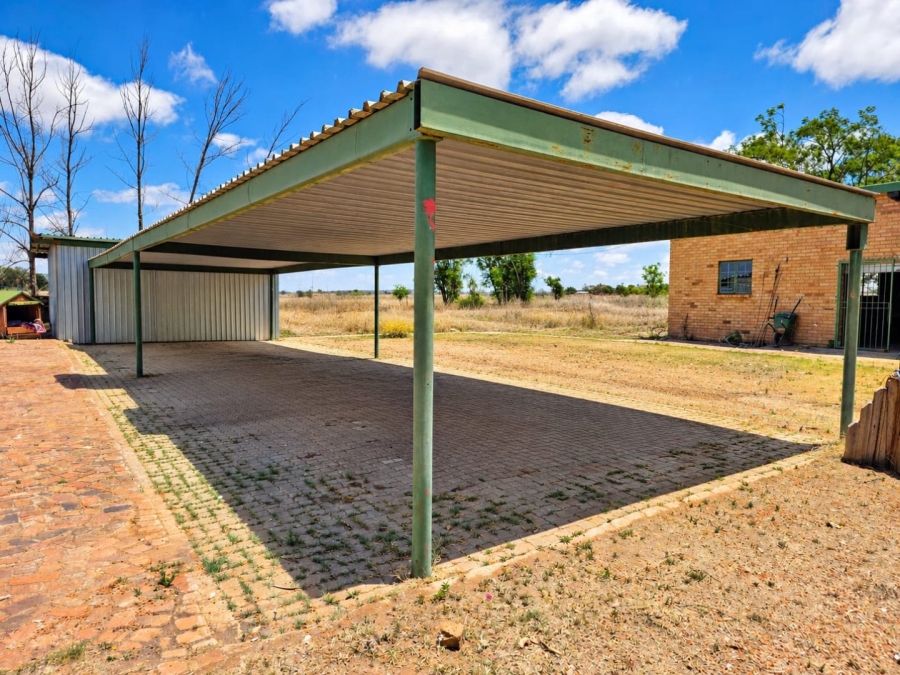 2 Bedroom Property for Sale in Kalkfontein A H Limpopo