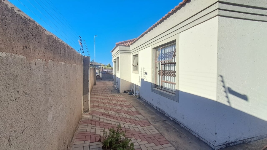 To Let 3 Bedroom Property for Rent in Rethabile Gardens Limpopo