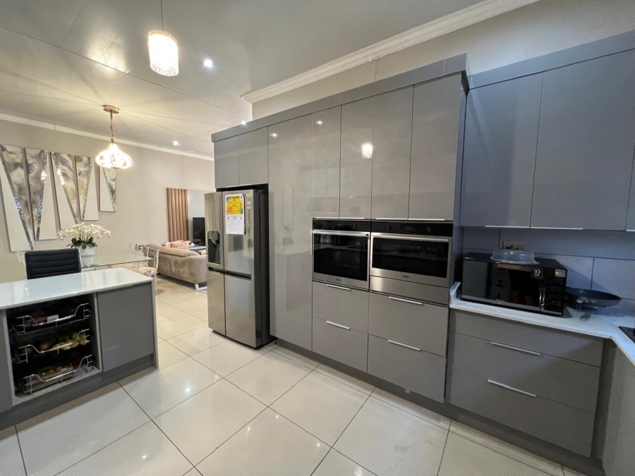 3 Bedroom Property for Sale in Woodhill Estate Limpopo