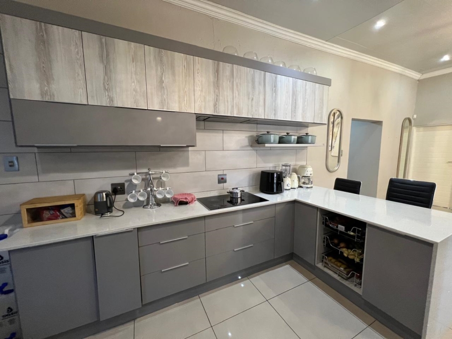 3 Bedroom Property for Sale in Woodhill Estate Limpopo