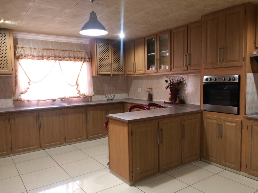To Let 2 Bedroom Property for Rent in Chroompark Limpopo