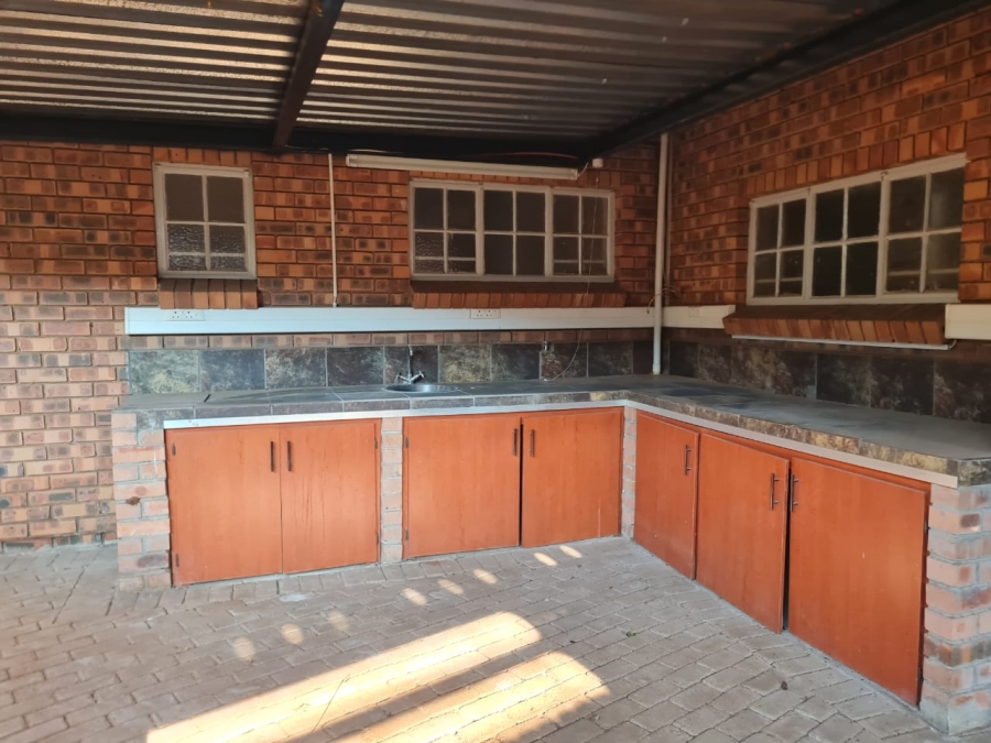 To Let 4 Bedroom Property for Rent in Chroompark Limpopo