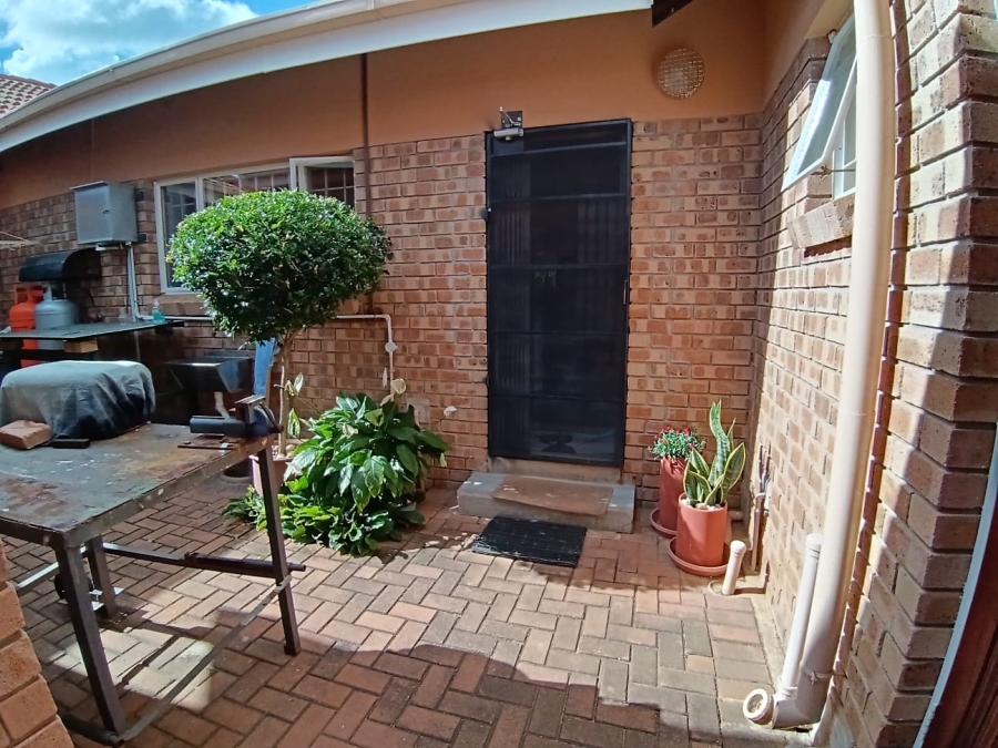 3 Bedroom Property for Sale in Mookgopong Limpopo