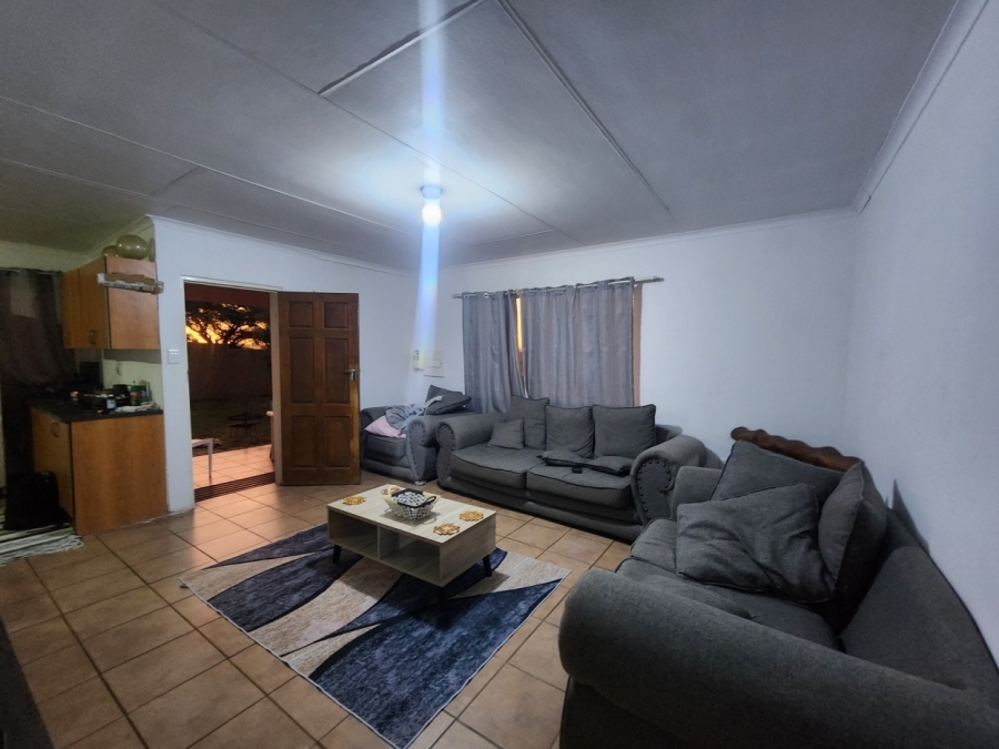 To Let 3 Bedroom Property for Rent in Doornbult Limpopo