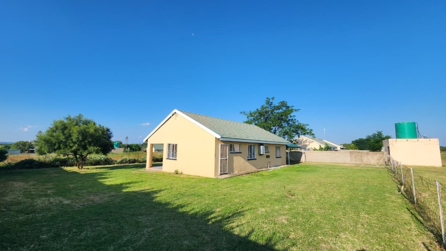 To Let 3 Bedroom Property for Rent in Doornbult Limpopo
