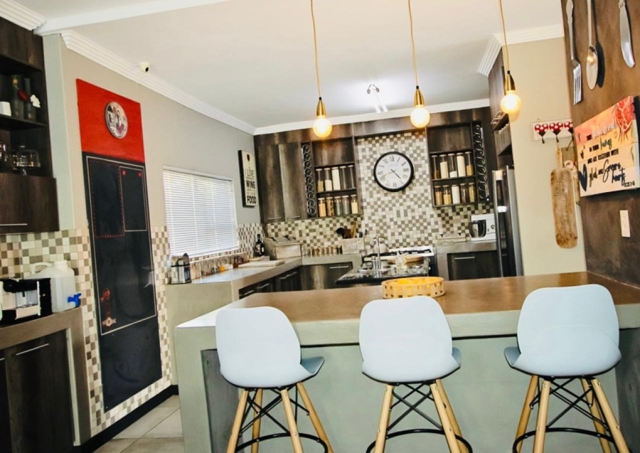 5 Bedroom Property for Sale in Bendor Limpopo