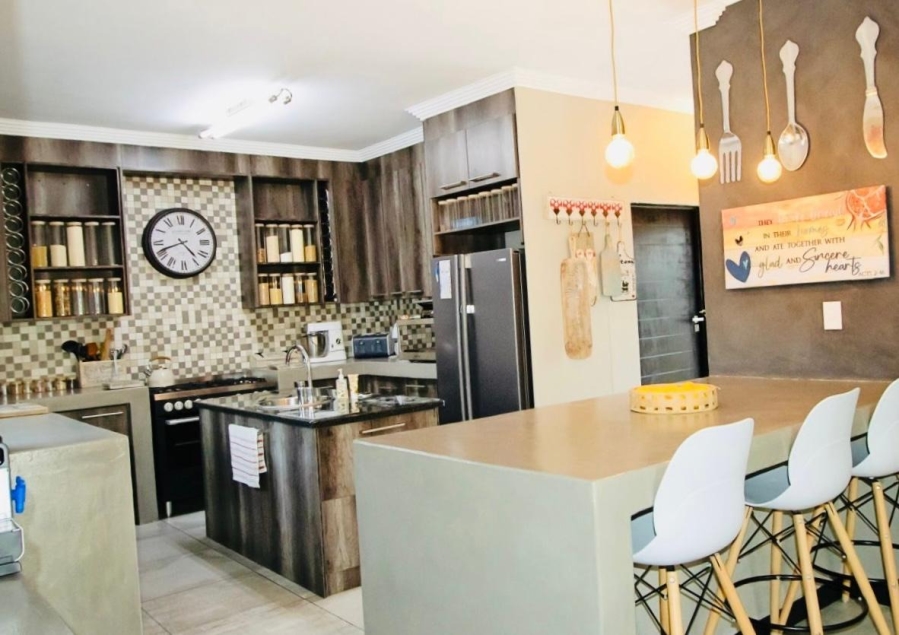 5 Bedroom Property for Sale in Bendor Limpopo