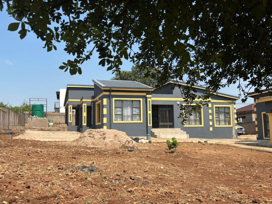 5 Bedroom Property for Sale in Tswinga Limpopo