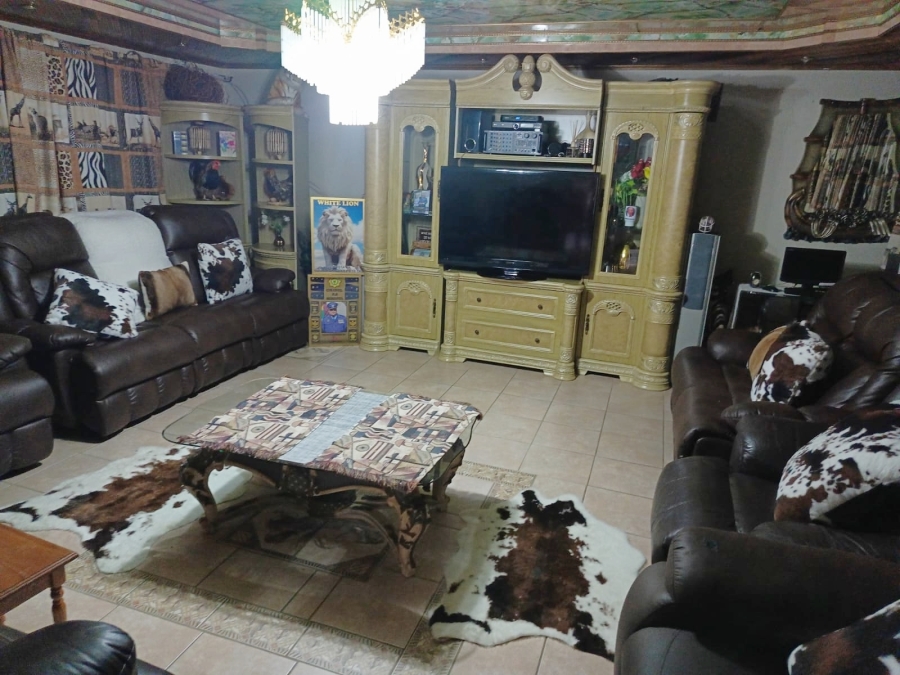 5 Bedroom Property for Sale in Flora Park Limpopo