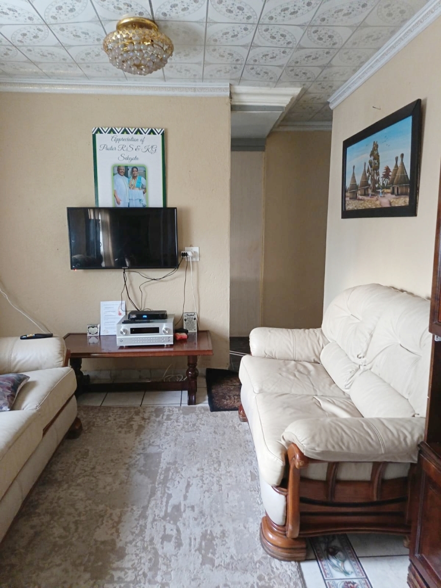 5 Bedroom Property for Sale in Flora Park Limpopo