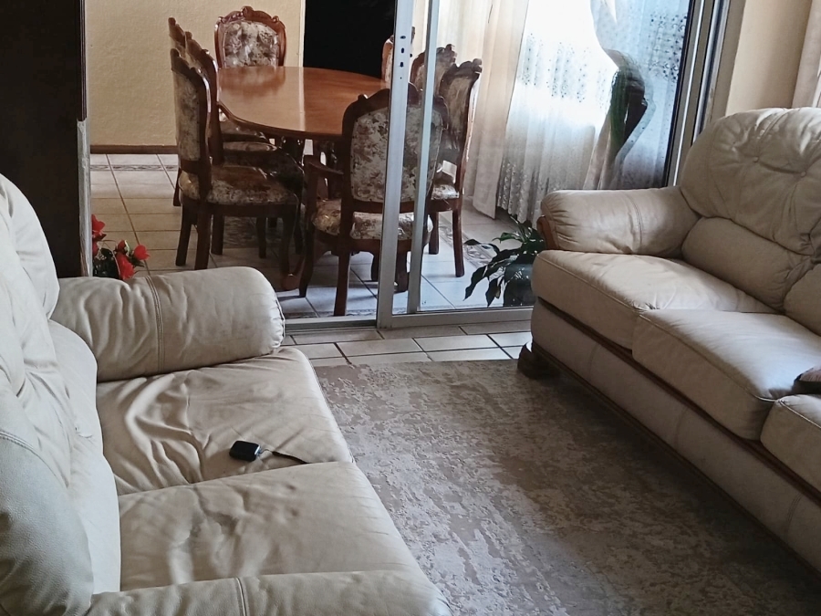 5 Bedroom Property for Sale in Flora Park Limpopo